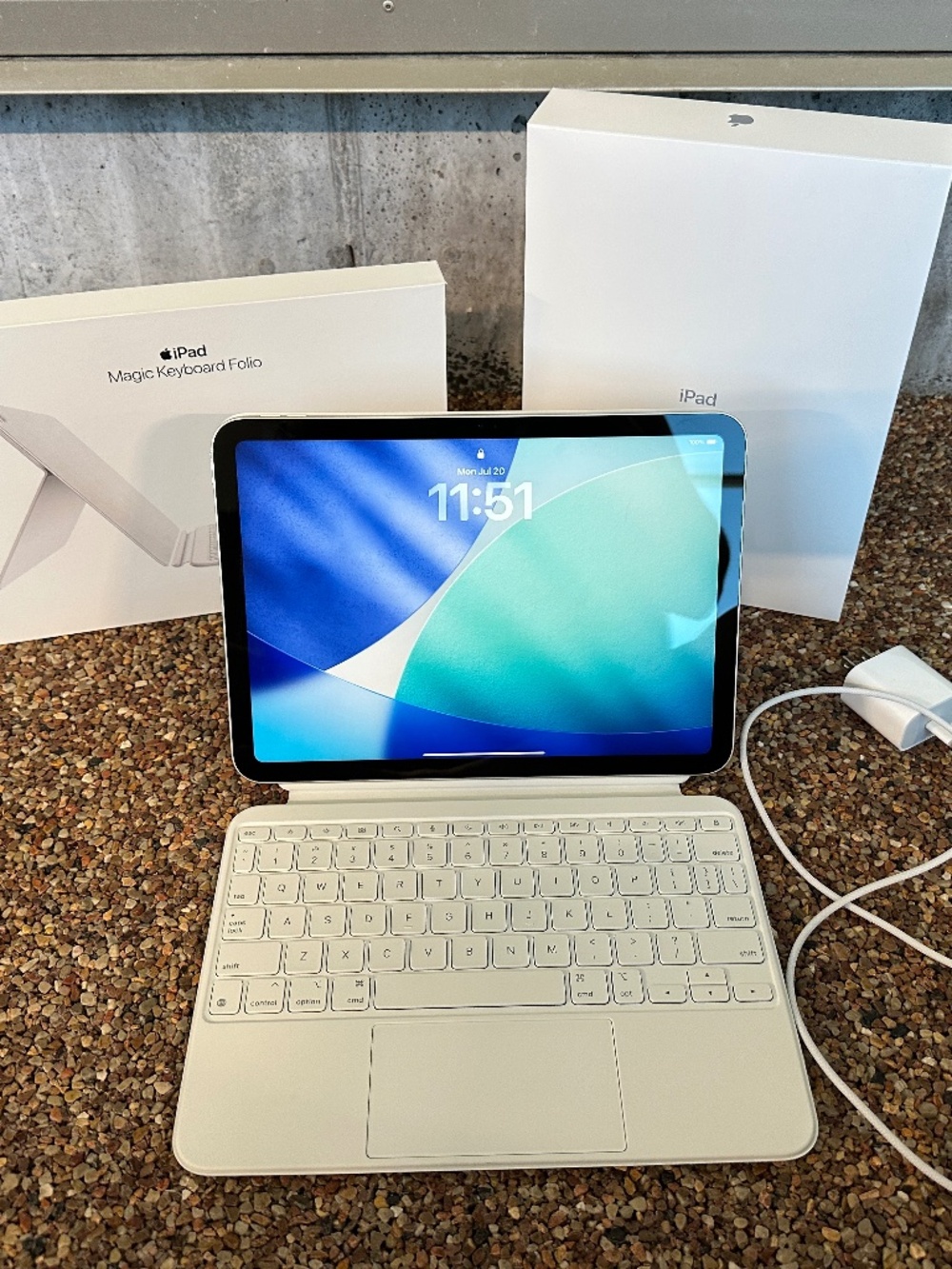 Apple iPad (A16) Wi-Fi 256GB - Silver with Magic Keyboard Folio